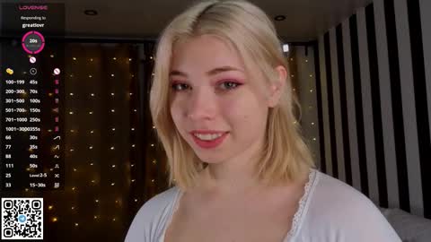 Snapshot of falinegelling chatting on 12/05/25, 05:38 Emilia online show from 12/05/25, 05:38