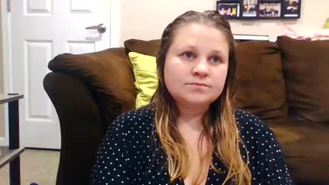 fall_flowers96 online show from 03/18/26, 03:09