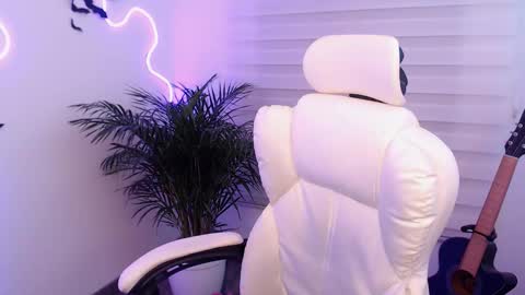 Snapshot of fallenag__ chatting on 11/24/25, 11:59 OF fallenag 1 online show from 11/24/25, 11:59