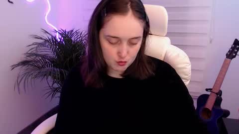 Snapshot of fallenag__ chatting on 12/05/25, 09:29 OF fallenag 1 online show from 12/05/25, 09:29