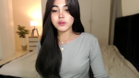 Snapshot of fallfromabove chatting on 02/20/26, 01:02 Belly Conklin online show from 02/20/26, 01:02