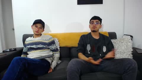 Snapshot of fallgays chatting on 12/24/24, 03:26 FallGays online show from 12/24/24, 03:26