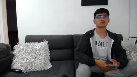 Snapshot of fallgays chatting on 01/04/25, 02:56 FallGays online show from 01/04/25, 02:56