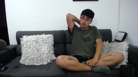 Snapshot of fallgays chatting on 01/07/25, 02:10 FallGays online show from 01/07/25, 02:10