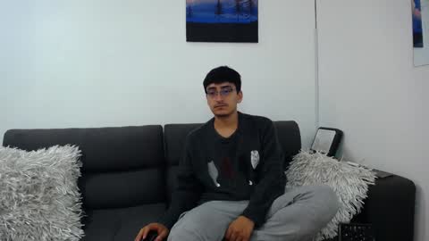 Snapshot of fallgays chatting on 01/16/25, 02:51 FallGays online show from 01/16/25, 02:51