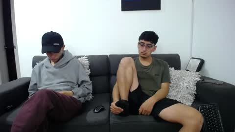 Snapshot of fallgays chatting on 01/26/25, 02:03 FallGays online show from 01/26/25, 02:03