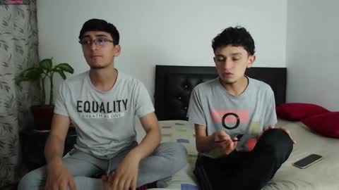 Snapshot of fallgays chatting on 09/26/25, 11:42 FallGays online show from 09/26/25, 11:42