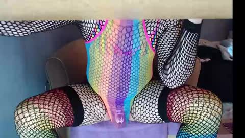 Snapshot of fallin_skye chatting on 02/16/25, 10:32 Fallin Skye online show from 02/16/25, 10:32