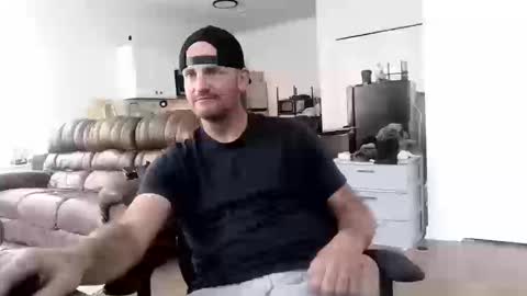 Snapshot of fallout7657 chatting on 09/23/25, 04:10 Daddy online show from 09/23/25, 04:10