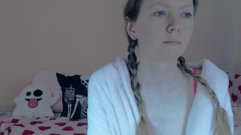 Snapshot of fanatka chatting on 03/02/26, 07:15 BUNNYGal online show from 03/02/26, 07:15