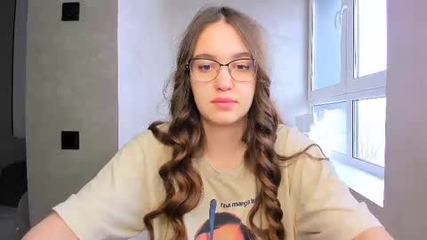 Snapshot of fancy_bunny chatting on 02/17/25, 06:42 fancy bunny online show from 02/17/25, 06:42