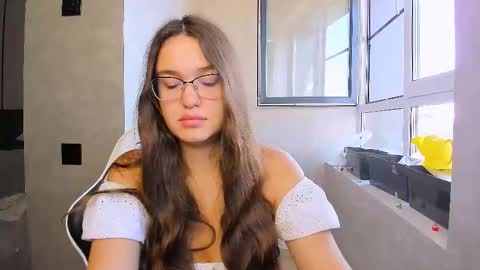 Snapshot of fancy_bunny chatting on 09/24/25, 09:12 fancy bunny online show from 09/24/25, 09:12