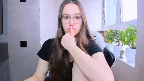 Snapshot of fancy_bunny chatting on 04/23/26, 07:09 fancy bunny online show from 04/23/26, 07:09