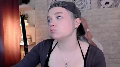 Bella online show from 10/10/25, 01:54