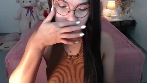 Snapshot of fancylaylaxx chatting on 12/05/25, 06:37 Layla online show from 12/05/25, 06:37