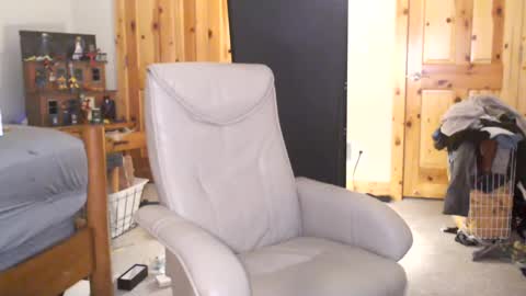 Snapshot of fanfriction chatting on 03/05/25, 01:28 Fan Friction online show from 03/05/25, 01:28