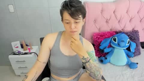 FANNY online show from 12/19/25, 01:34