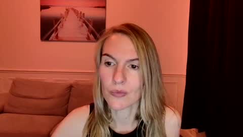 Snapshot of fanny_posy chatting on 12/03/24, 06:28 Fanny online show from 12/03/24, 06:28