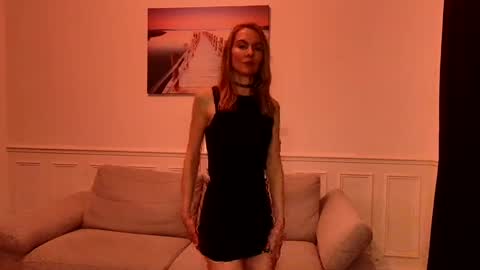 Snapshot of fanny_posy chatting on 12/10/24, 06:06 Fanny online show from 12/10/24, 06:06