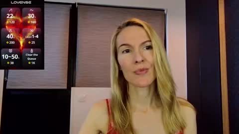 Snapshot of fanny_posy chatting on 02/14/25, 02:33 Fanny online show from 02/14/25, 02:33