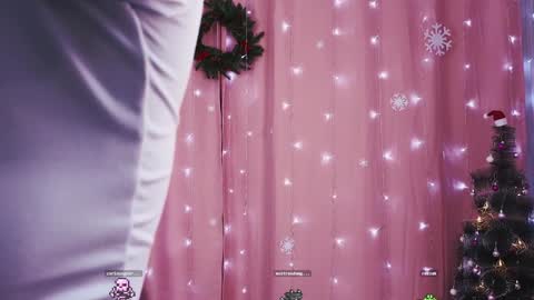 Snapshot of fannygales chatting on 12/22/24, 07:21 Kim online show from 12/22/24, 07:21