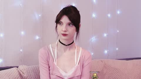 Snapshot of fannygales chatting on 01/09/25, 04:17 Kim online show from 01/09/25, 04:17