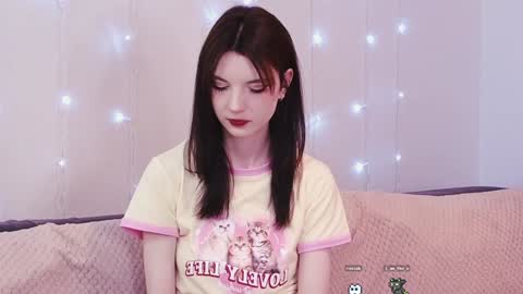 Snapshot of fannygales chatting on 01/12/25, 04:08 Kim online show from 01/12/25, 04:08