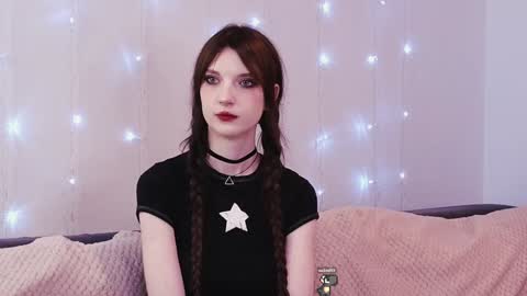 Snapshot of fannygales chatting on 01/17/25, 04:57 Kim online show from 01/17/25, 04:57