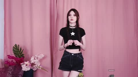 Snapshot of fannygales chatting on 01/17/25, 08:00 Kim online show from 01/17/25, 08:00