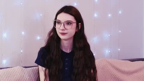 Snapshot of fannygales chatting on 01/18/25, 04:10 Kim online show from 01/18/25, 04:10