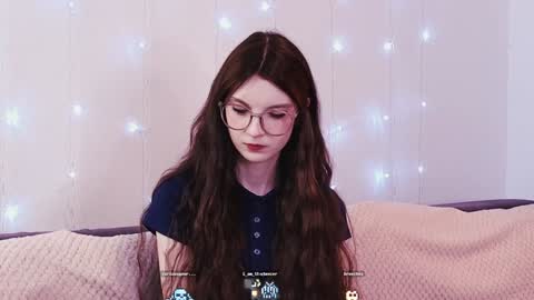 Snapshot of fannygales chatting on 01/18/25, 10:17 Kim online show from 01/18/25, 10:17