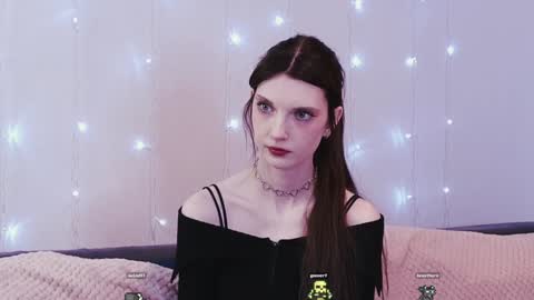 Snapshot of fannygales chatting on 01/27/25, 10:27 Kim online show from 01/27/25, 10:27