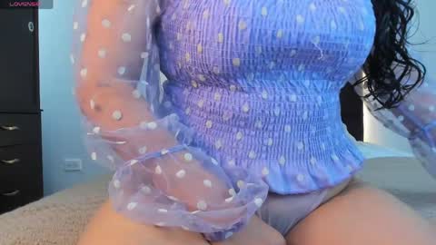 Snapshot of fantastic_asians2 chatting on 05/15/26, 04:36 Ale online show from 05/15/26, 04:36