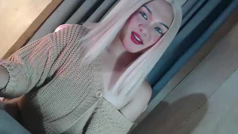 DANIELLA - DONT FORGET TO GIVE ME A THUMBSU UP online show from 02/07/26, 11:19