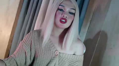 Snapshot of fantasticcock69_daniella chatting on 05/12/26, 05:37 DANIELLA - DONT FORGET TO GIVE ME A THUMBSU UP online show from 05/12/26, 05:37