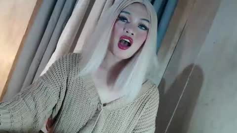 Snapshot of fantasticcock69_daniella chatting on 05/14/26, 11:11 DANIELLA - DONT FORGET TO GIVE ME A THUMBSU UP online show from 05/14/26, 11:11