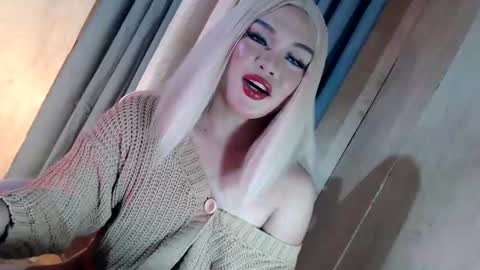 Snapshot of fantasticcock69_daniella chatting on 05/22/26, 10:37 DANIELLA - DONT FORGET TO GIVE ME A THUMBSU UP online show from 05/22/26, 10:37