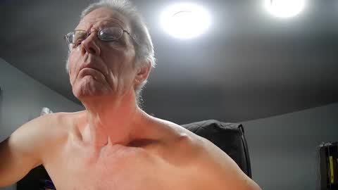 Snapshot of fantasyresort chatting on 12/28/24, 04:19 fantasyresort online show from 12/28/24, 04:19