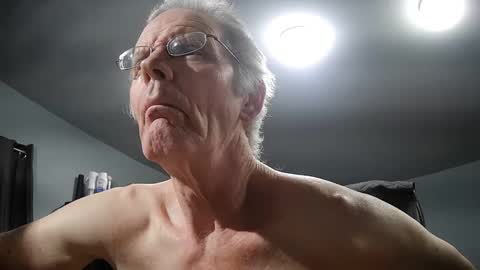 Snapshot of fantasyresort chatting on 12/31/24, 04:16 fantasyresort online show from 12/31/24, 04:16