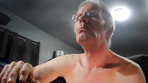 Snapshot of fantasyresort chatting on 01/01/25, 04:29 fantasyresort online show from 01/01/25, 04:29