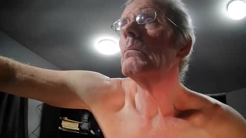 Snapshot of fantasyresort chatting on 01/08/25, 03:51 fantasyresort online show from 01/08/25, 03:51