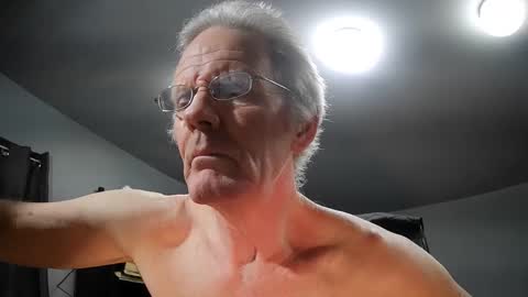 Snapshot of fantasyresort chatting on 01/13/25, 04:07 fantasyresort online show from 01/13/25, 04:07