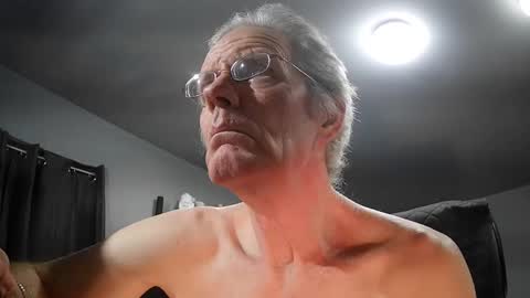 Snapshot of fantasyresort chatting on 01/27/25, 03:58 fantasyresort online show from 01/27/25, 03:58