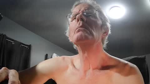 Snapshot of fantasyresort chatting on 02/02/25, 04:26 fantasyresort online show from 02/02/25, 04:26