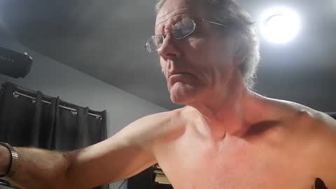 Snapshot of fantasyresort chatting on 03/02/25, 04:17 fantasyresort online show from 03/02/25, 04:17