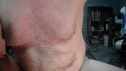 Snapshot of fantasyresort chatting on 03/10/25, 03:23 fantasyresort online show from 03/10/25, 03:23