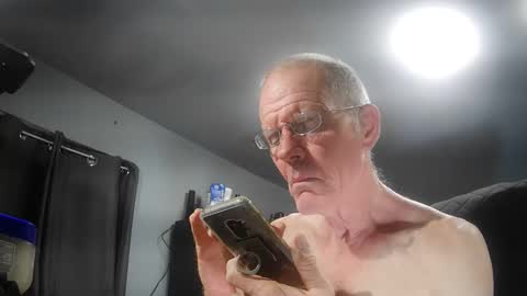 Snapshot of fantasyresort chatting on 09/28/25, 03:12 fantasyresort online show from 09/28/25, 03:12