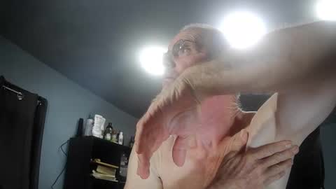 Snapshot of fantasyresort chatting on 10/07/25, 03:04 fantasyresort online show from 10/07/25, 03:04