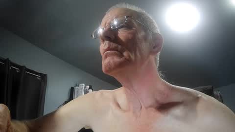 Snapshot of fantasyresort chatting on 10/19/25, 03:07 fantasyresort online show from 10/19/25, 03:07