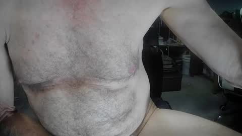 Snapshot of fantasyresort chatting on 10/25/25, 03:58 fantasyresort online show from 10/25/25, 03:58